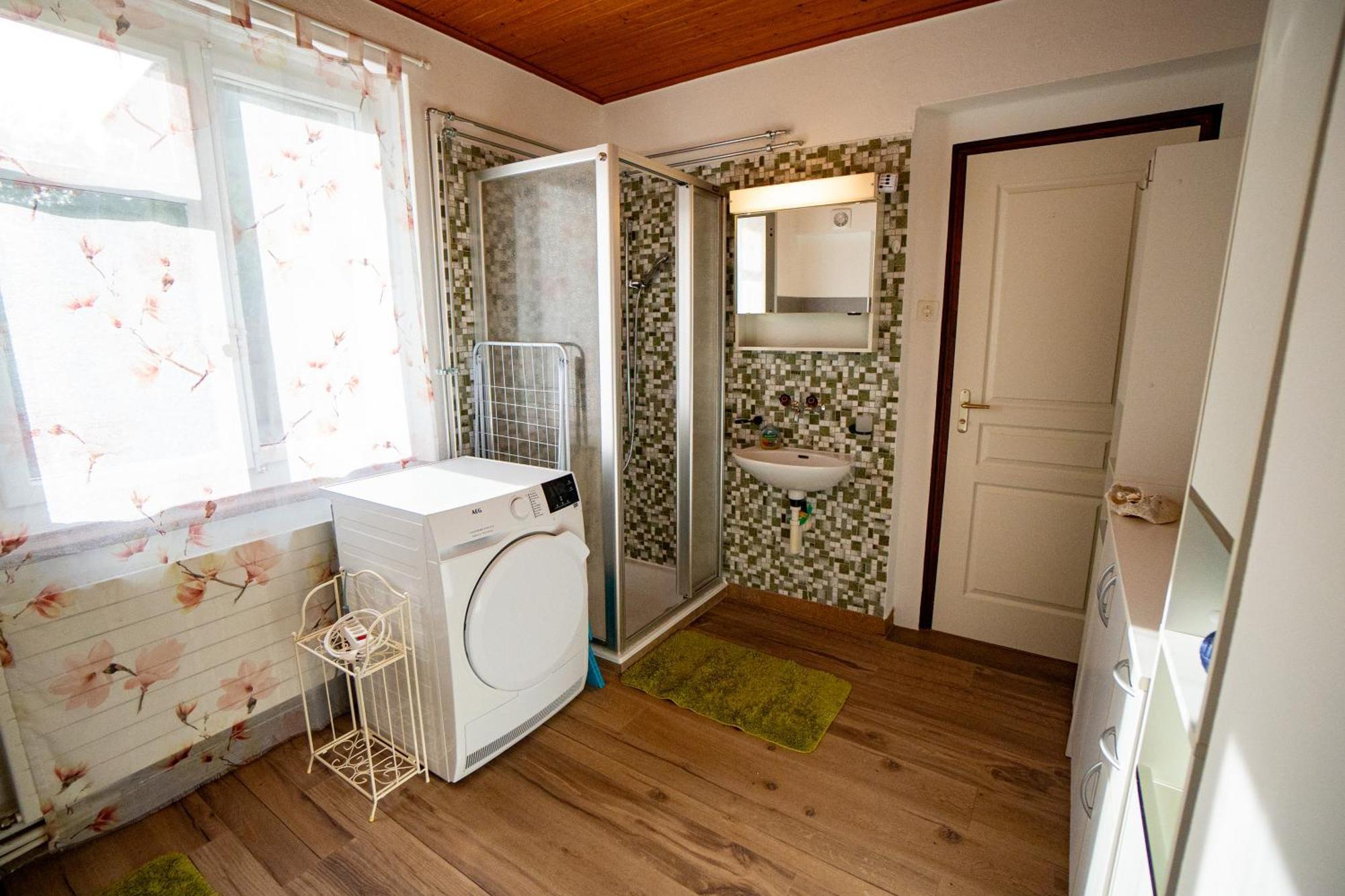 Gemuetliche Wohnung Mit Terasse Und Feuerstelle Lengnau  Kültér fotó